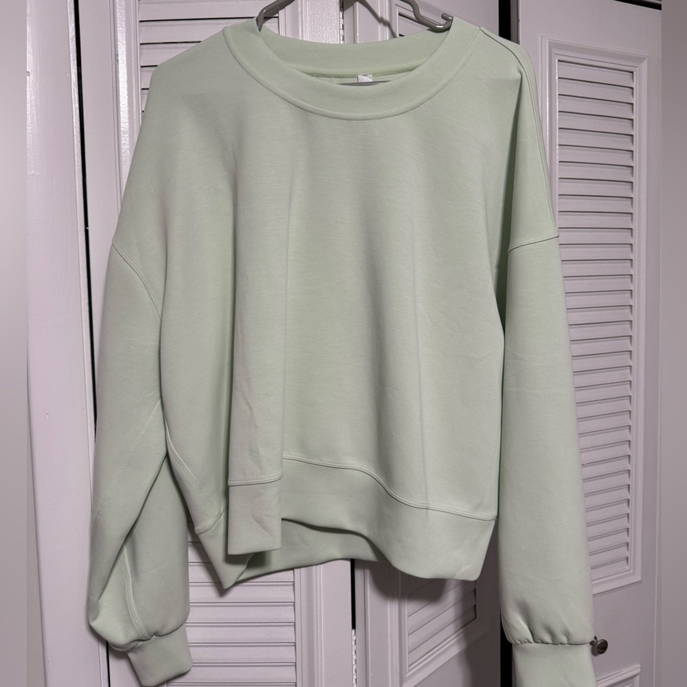 Lululemon Softstreme size 12- kohlrabi green